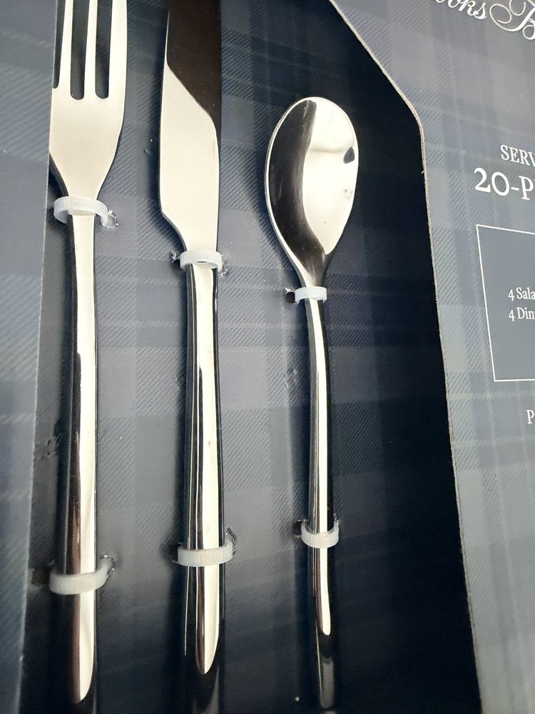 Brooks Brothers 20pcs Flatware set