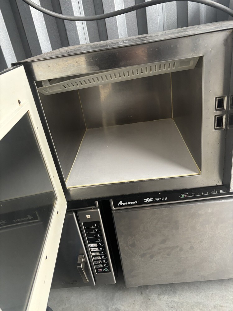 Amana Commercial Microwave RFS11B
