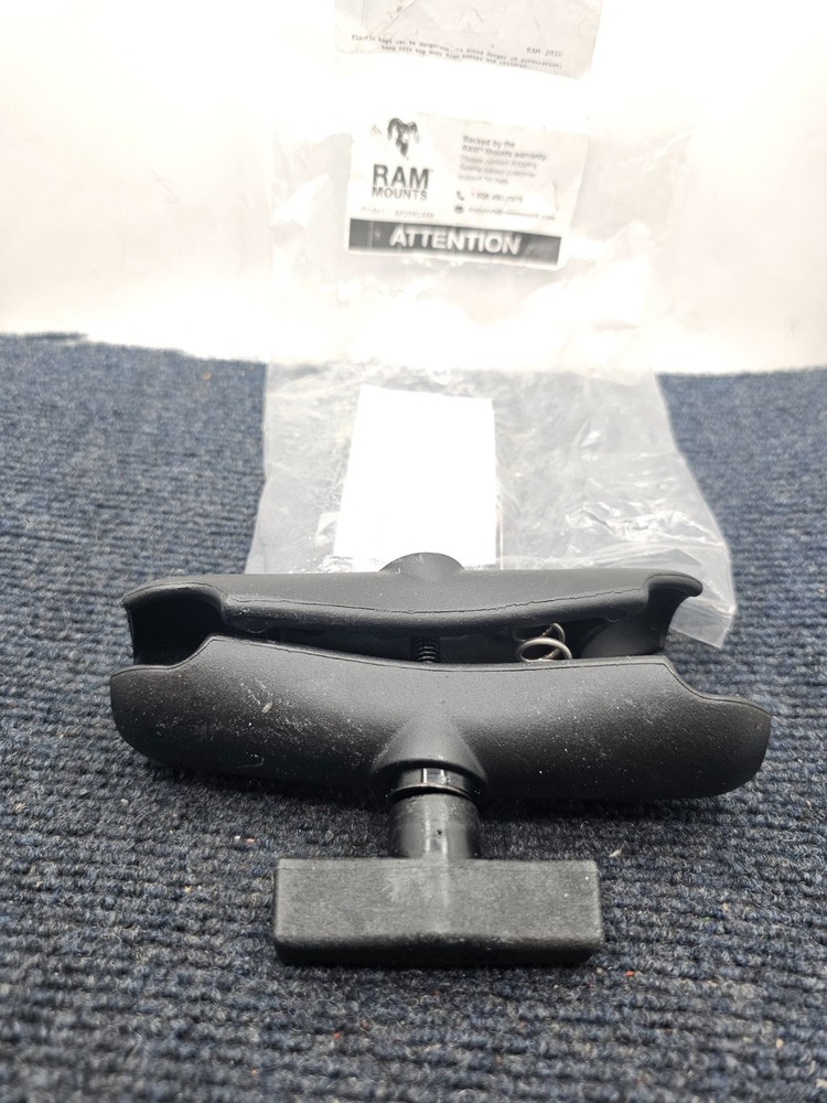 RAM Mounts RAM-201U C-Size Double-Socket Arm Black