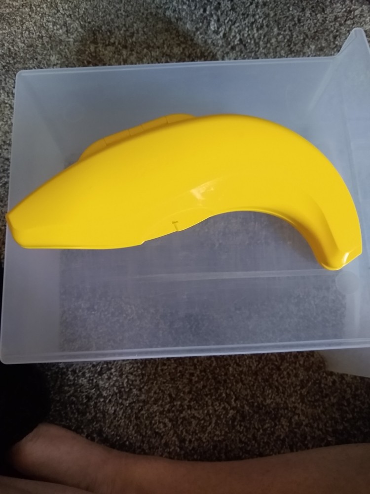 Tupperware Banana Keeper Lunch Container