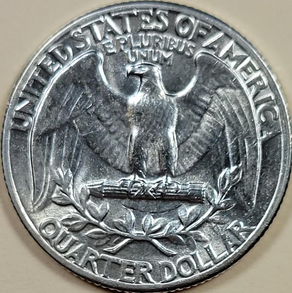 1943 Silver Washington Quarter - ** CHBU **