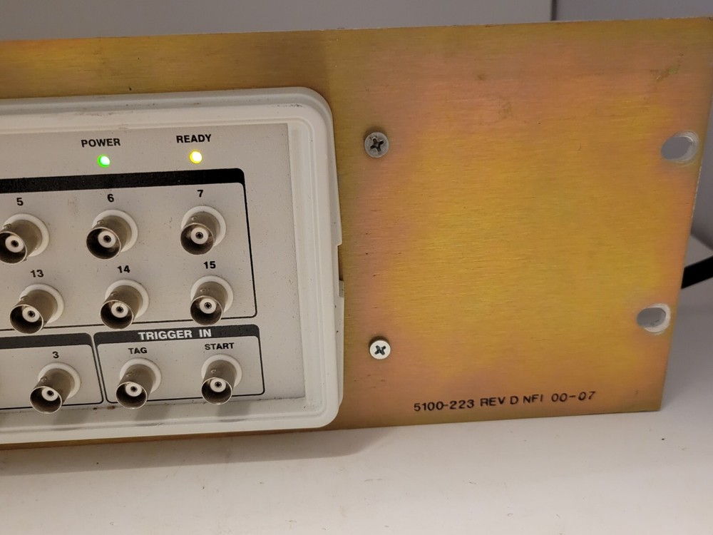 Axon Instruments Digidata 1322A 16-Bit Data Acquistion System-Powers On