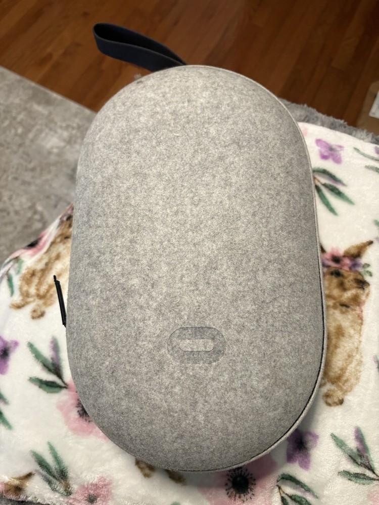 Oculus Quest 2 Carrying Case Light Grey
