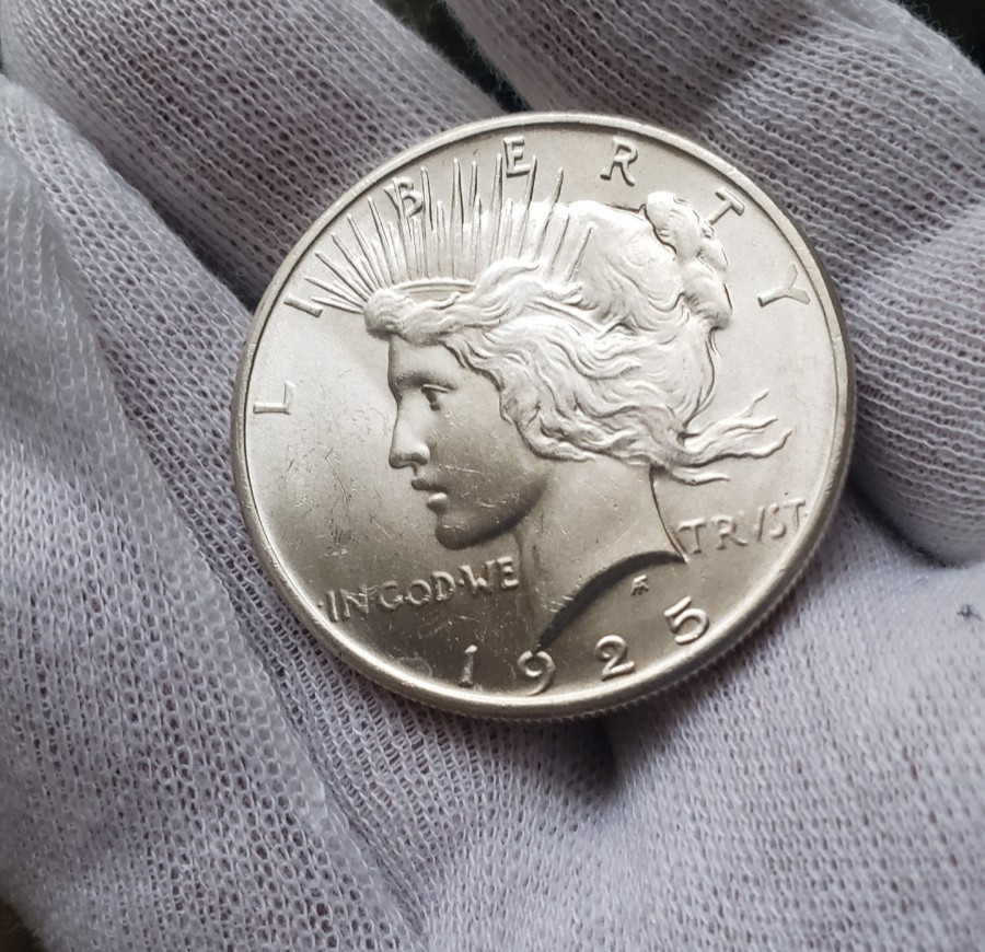 1925 P Peace Dollar BU