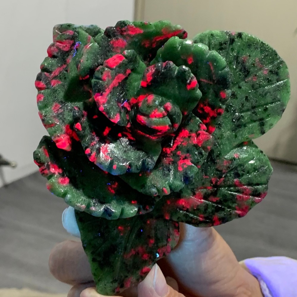 1.2LBNatural green Ruby zoisite(anylite)crystal Carving rose glow under UV light