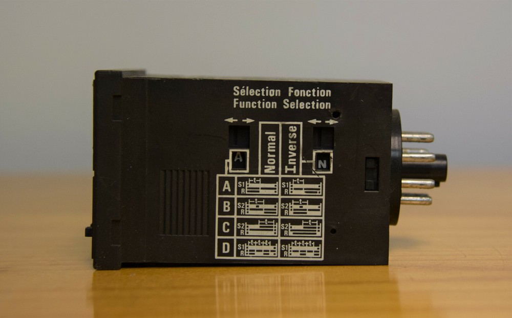 Syrelec Crouzet M813HV Multifunction Timer