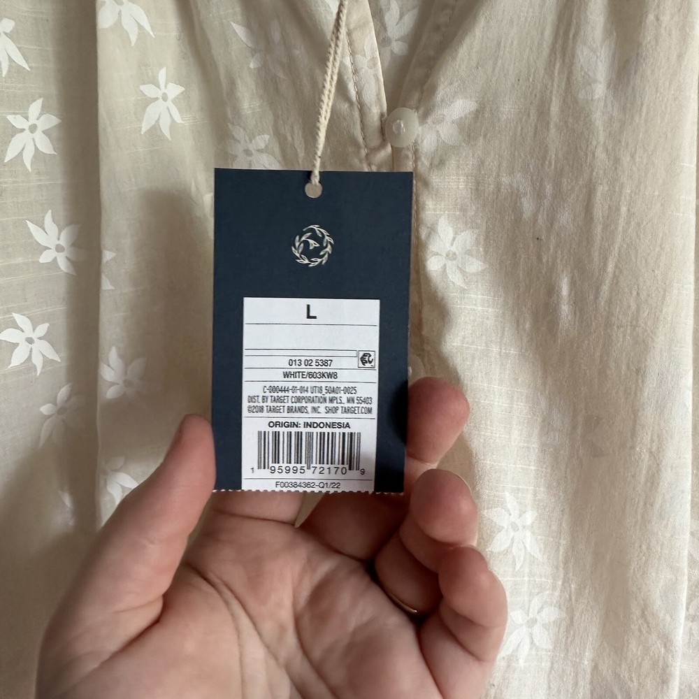 NEW WITH TAGS UNIVERSAL THREAD WHITE CREAM BUTTON FRONT BLOUSE LARGE FLORAL