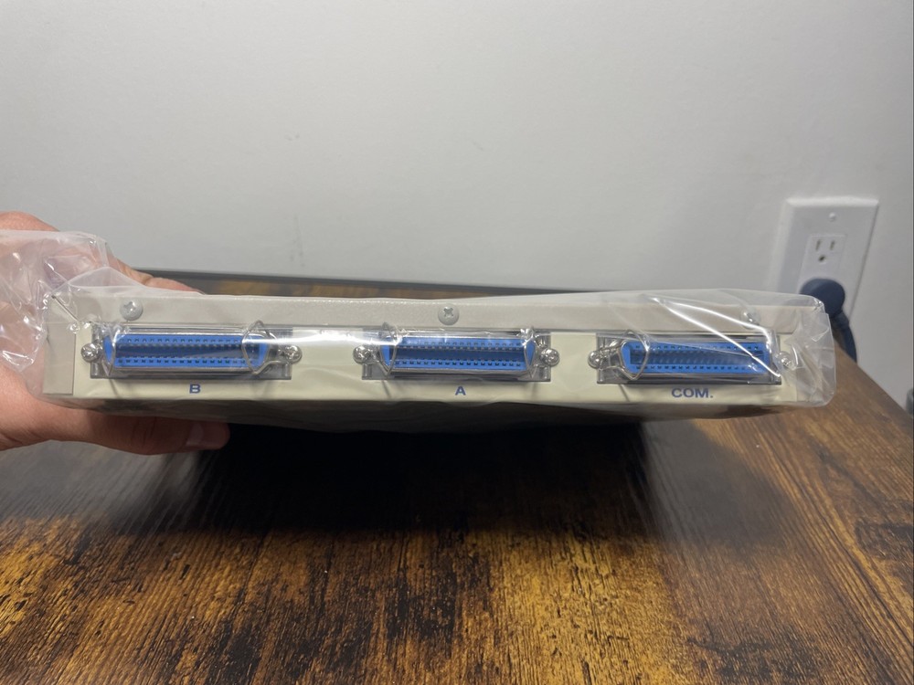 DATA SPEC DATA SWITCH BOX MODEL DS3602 - NEW OLD STOCK