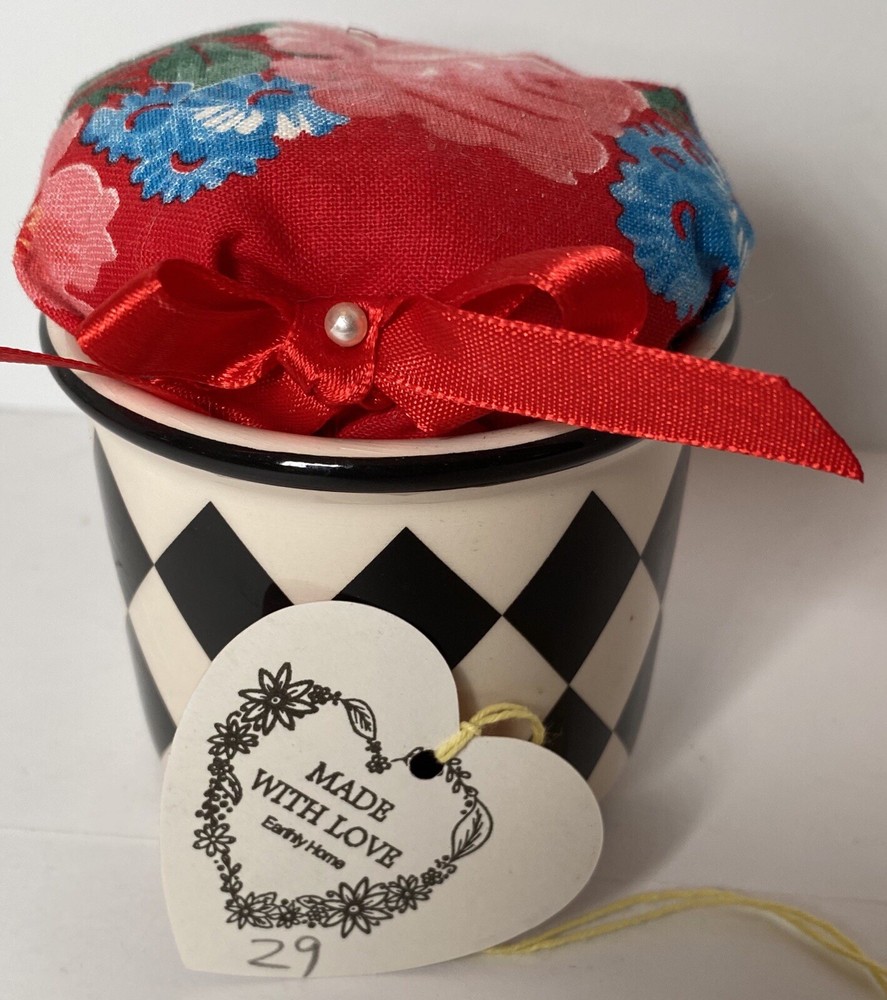 Pin cushion In Black White Check Cup Notions 29