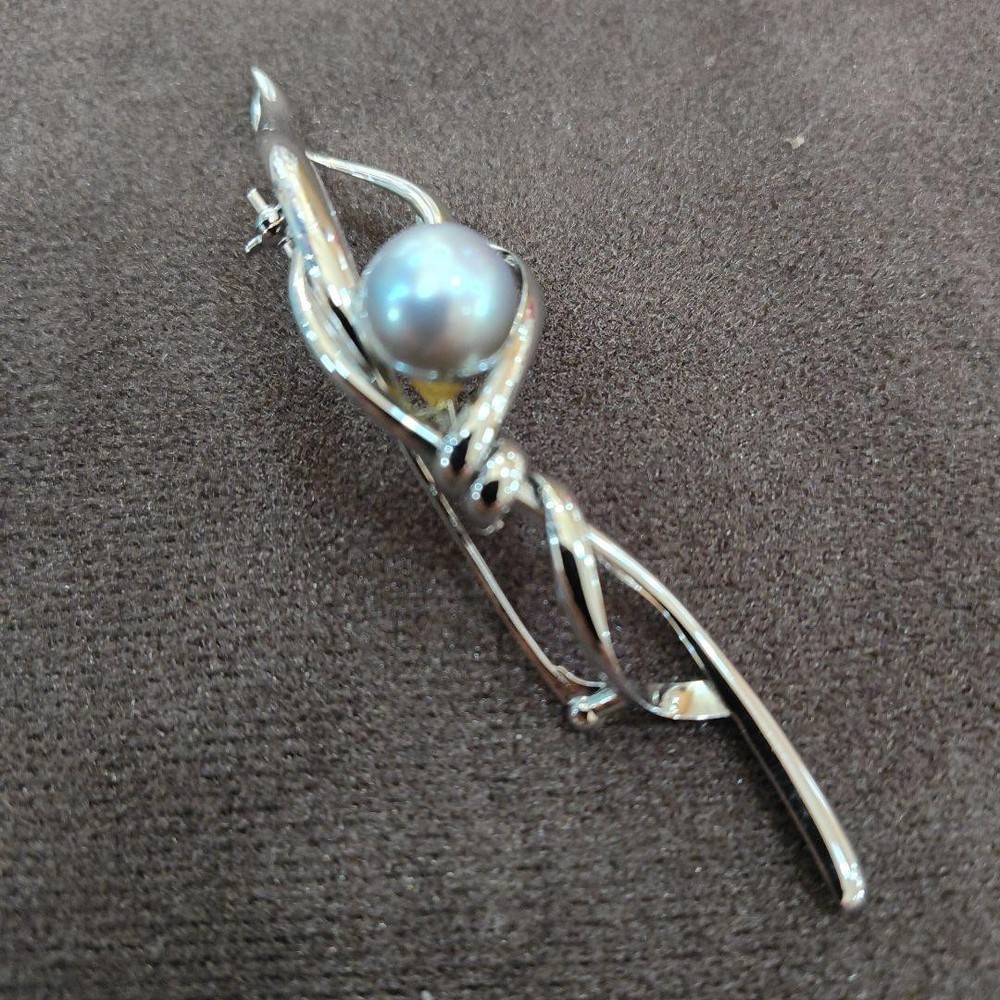Silver Pearl Brooch Japan Made Used/Pre-owned