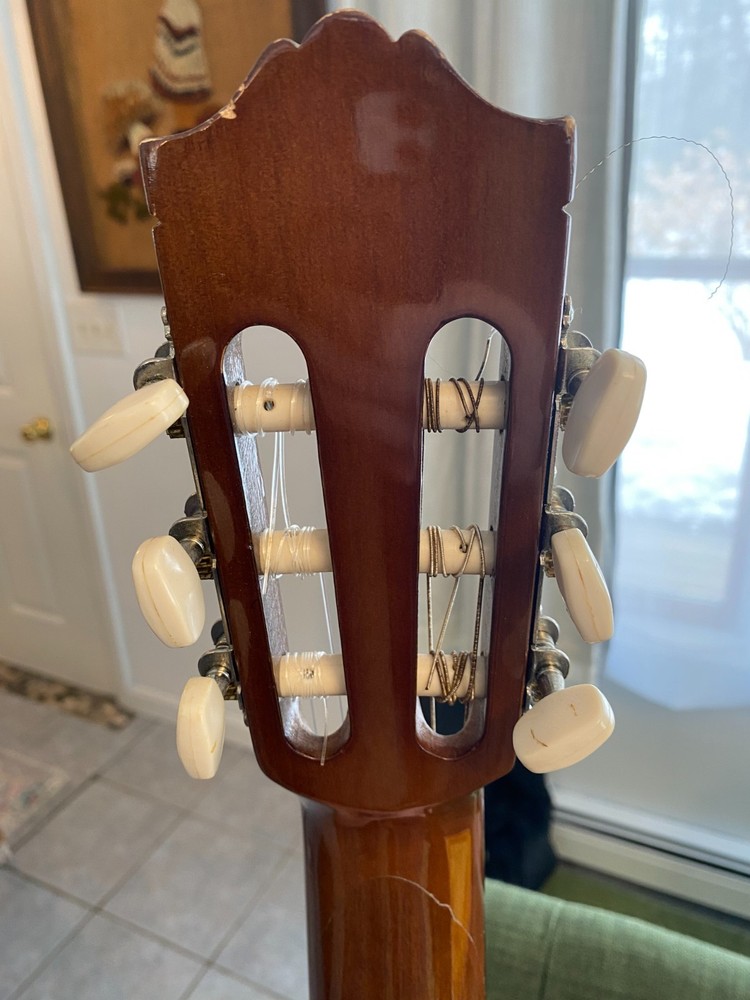 Yamaha C40 acoustic classical guitar-READ DESCRIPTION