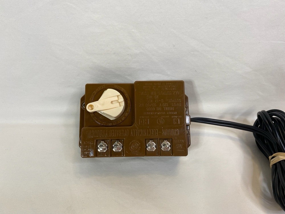 Vintage Bachmann Transformer Model 6605 input: 120V, Output: 6VA