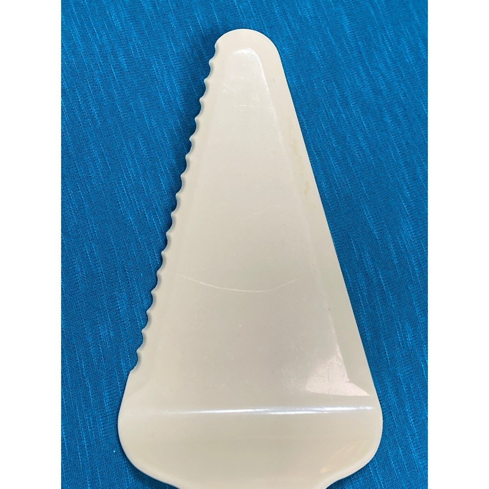Pyrex Accessories Cream Plastic Pie Cake Server Serrated Edge Vintage 3370
