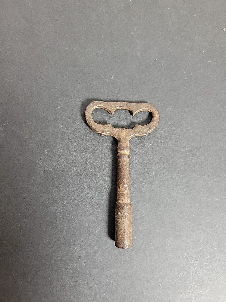 Vintage Unbranded Clock Winding Key
