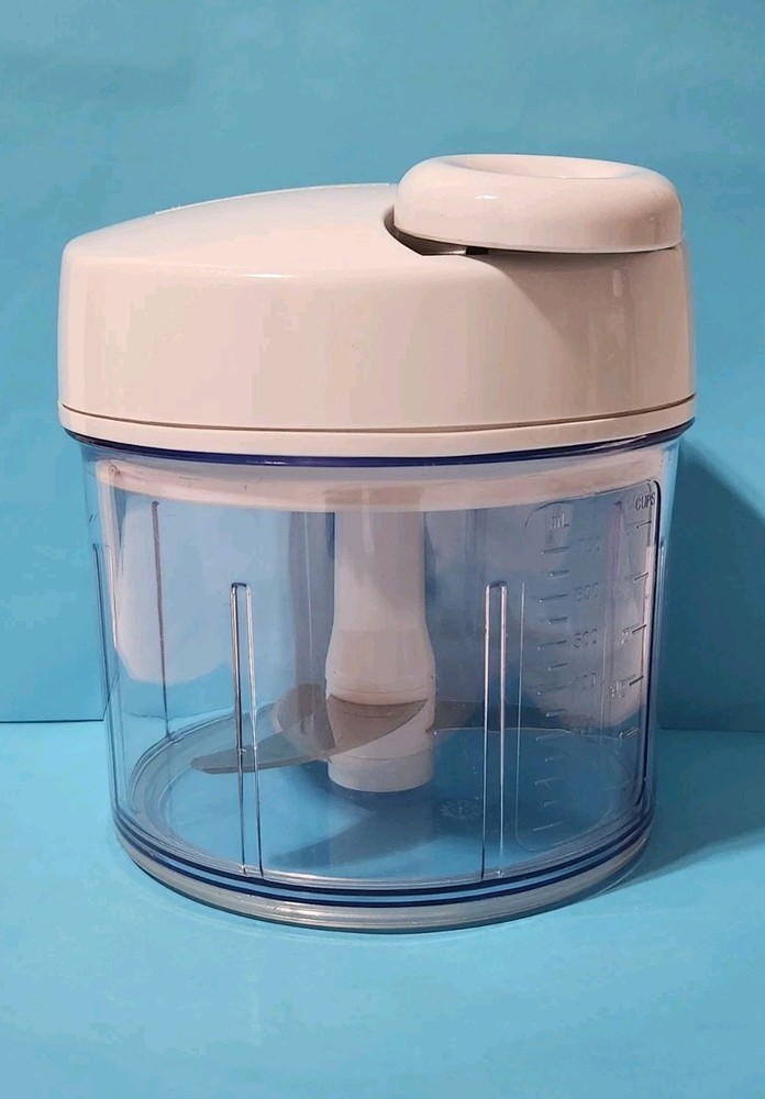 Pampered Chef Manual Food Processor Chopper 3 Cup Capacity #2581