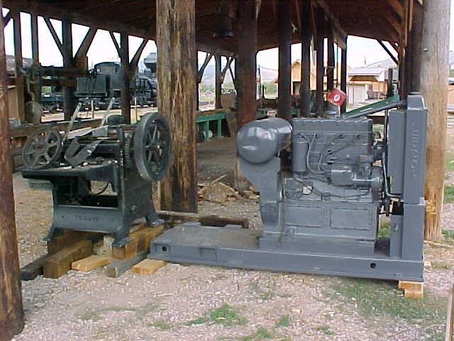 LeRoi D382 powering a 24" planer,