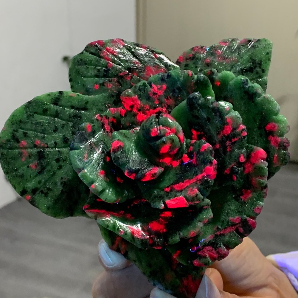 1.2LBNatural green Ruby zoisite(anylite)crystal Carving rose glow under UV light
