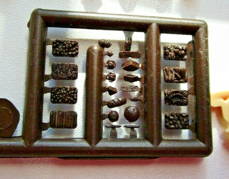 Preiser HO #17501 Fruit & Vegetable Boxes - Unpainted - Details Below