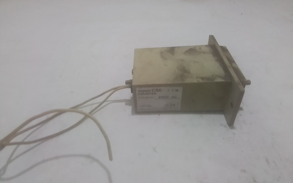 OMRON CSK-6YW COUNTER 200V AC (E3A4)