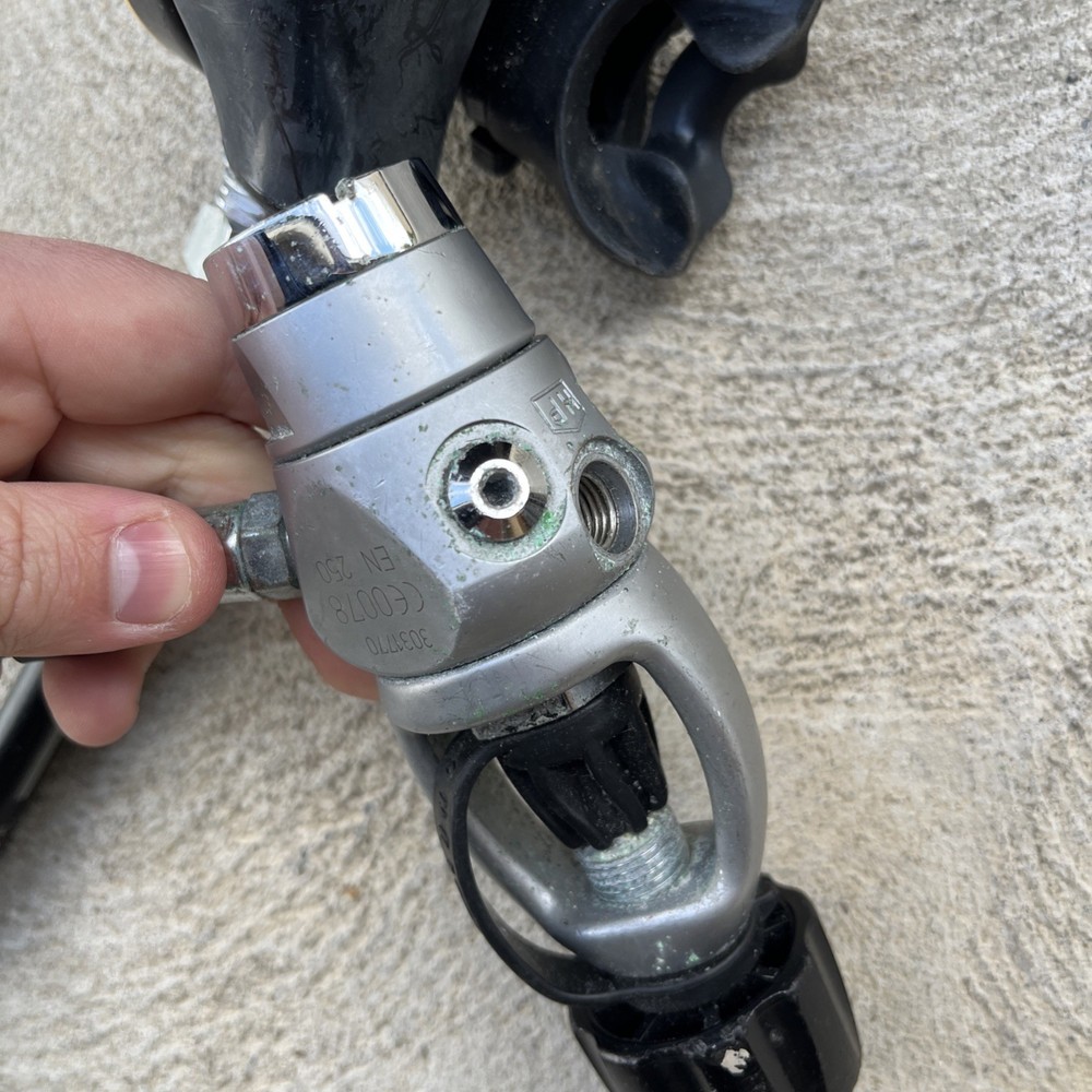 Aqua lung titan Lx First And Second Stage Regulator Read