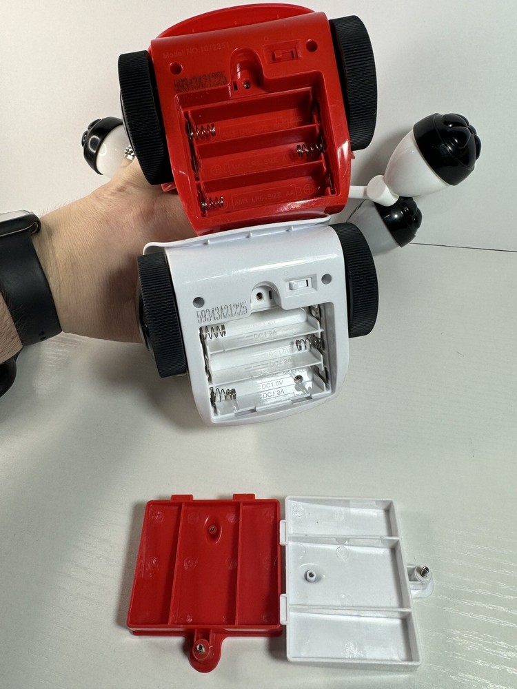 Sharper Image Remote Control Robot Set Multiplayer RC Red And White Tested