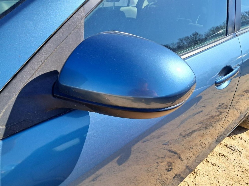3 2011 Glove Box 5022351