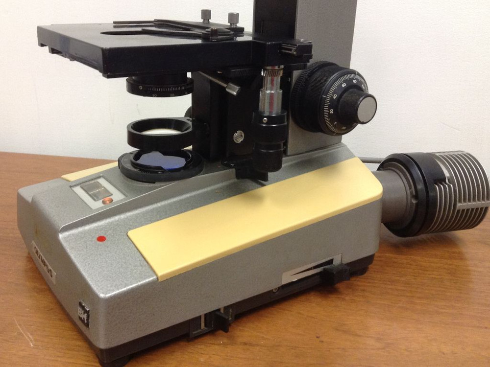 OLYMPUS - BH Microscope in excellent condition w/five objectives