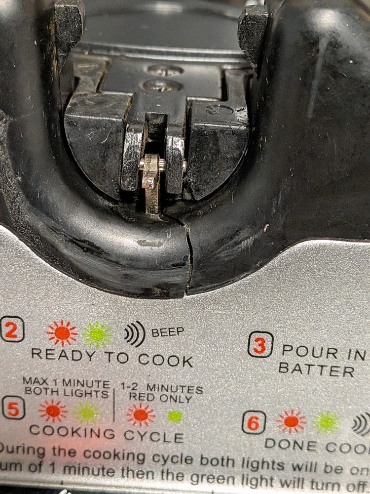 VillaWare UNO 2009 Gravity Rotating Belgian Waffle Maker Flowers Tested *READ*