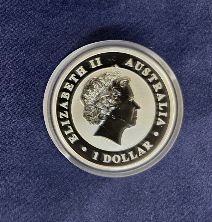 2010 AUSTRALIA KOOKABURRA 1 OZ. SILVER *** FROM MINT ROLL ***