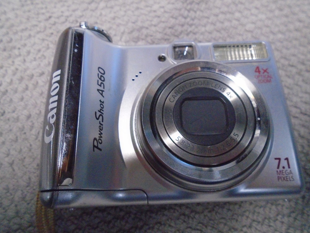 Canon PowerShot A560 Camera