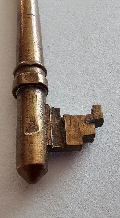 Antique Brass Skeleton Closed Barrel Key 3.5"