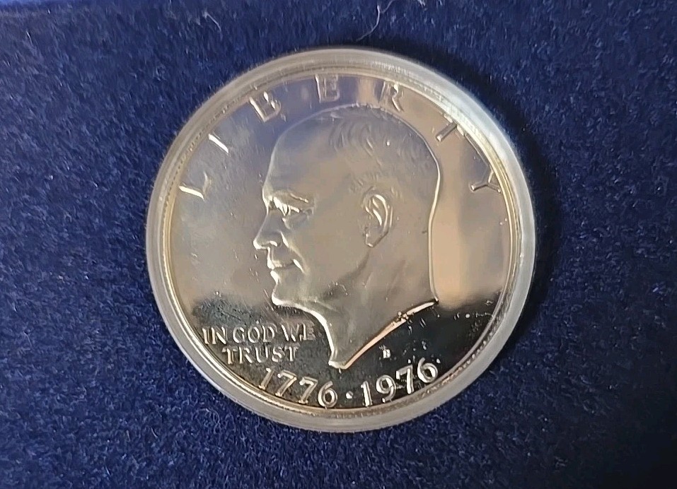 1976 Bicentennial Silver Proof 3 Piece Silver Set.