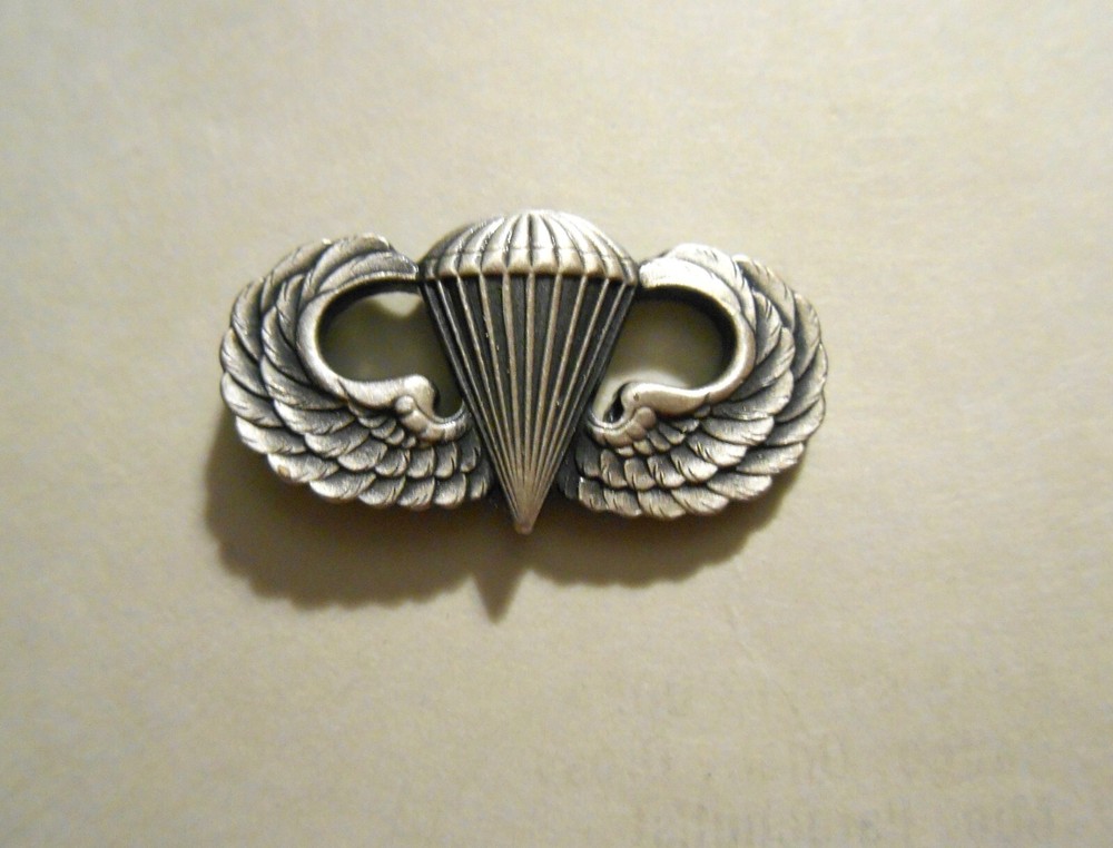 BASIC MINIATURE PARACHUTIST BADGE HM KREW GI