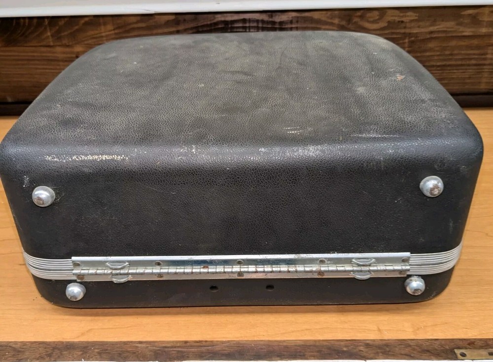 Smith Corona Electra 110 Electric Typewriter w/Case *Flaws* Read Description