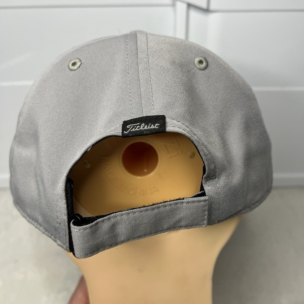 Titleist Hat Cap Strapback One SIze Grey Adjustable Golf Hat Lightweight Logo