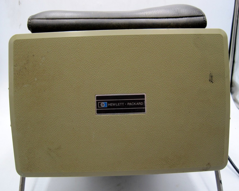 HP 1600A Logic State Analyzer W/Manual