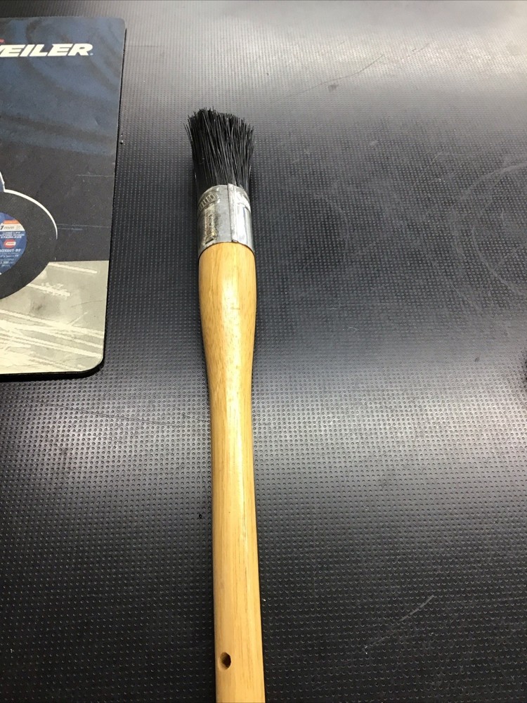 Deluxe Nylon Brush 10”
