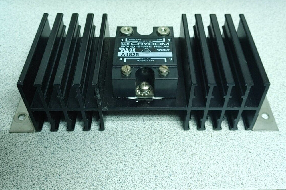 CRYDOM A4825 SOLID STATE RELAY 480VAC 25A w/ HEATSINK QUANTITY!! WOW!!