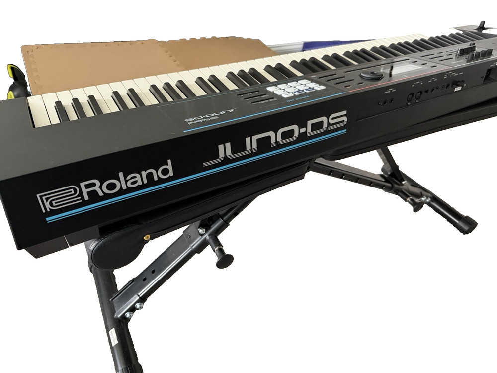 Roland JUNO-DS88 88-Key Synthesizer