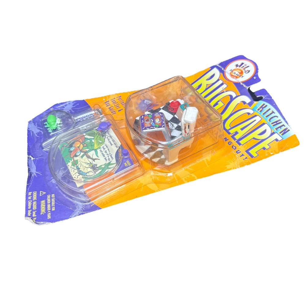wild planet Kitchen Bugscape Bug Hangout Portable Tool Set & Bug Guide 1995