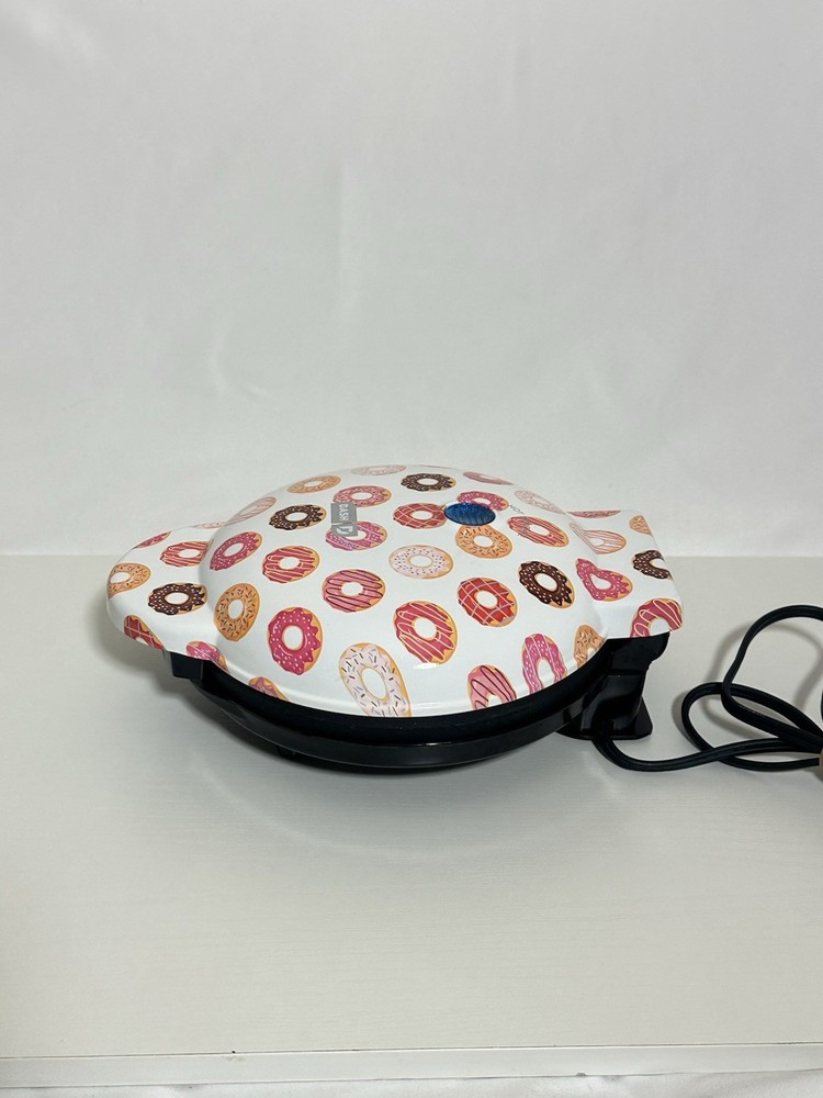 Dash Express Mini Donut Maker With Donut Graphic Print