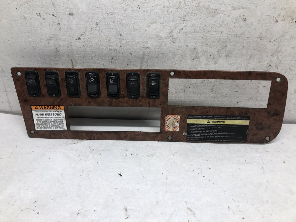 Peterbilt 587 SWITCH Dash Panel - Used | P/N S646059M04