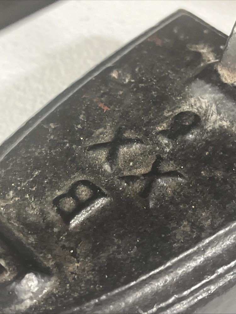 Antique Cast Iron Sad Iron No 6