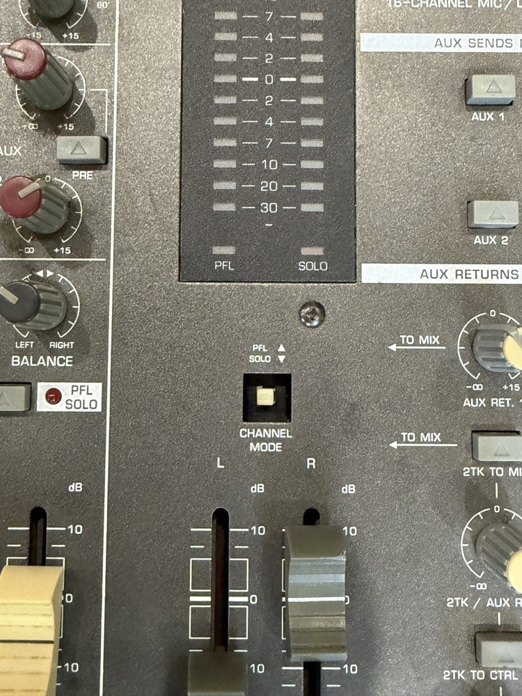 Behringer Eurorack RX1602 Line Mixer
