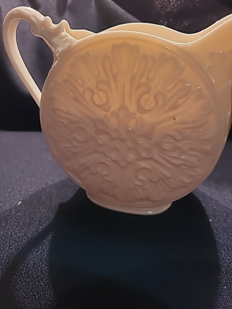 Lenox Snowflake Ivory Flat Creamer Gold Mark