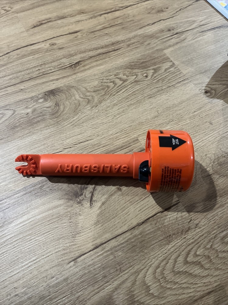 Salisbury 4644 Audio/Visual Self Testing Voltage Detector