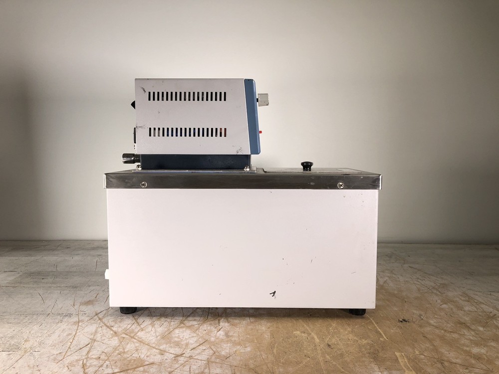 BROOKFIELD TC-102D CIRCULATING BATH WITH DIGITAL CONTROLLER - POWER TESTED ONLY