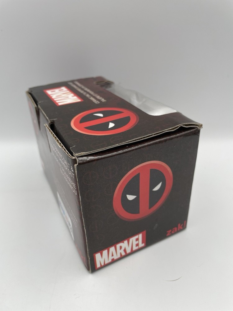 Marvel Comics DEADPOOL Ceramic Salt and Pepper Shaker Set New Zak!