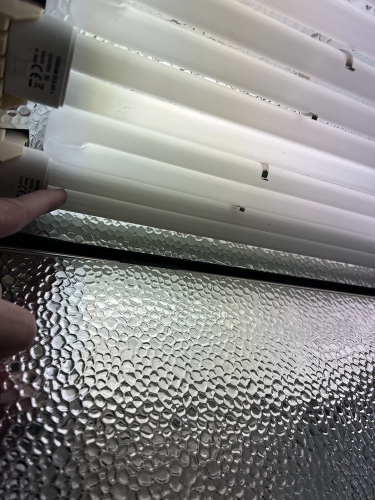 Dayflo-Pro DFM-2000 Fluorescent Studio Photography Light Continuous Barn - READ