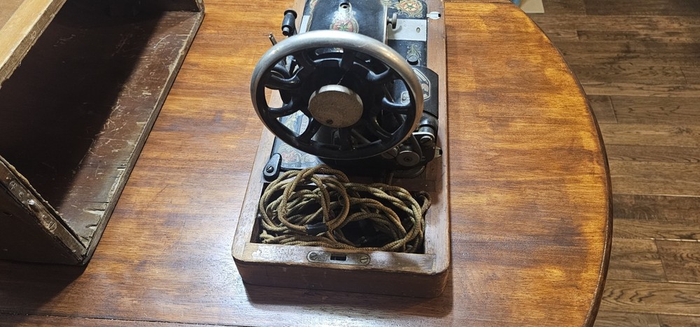 Singer Sewing Machine